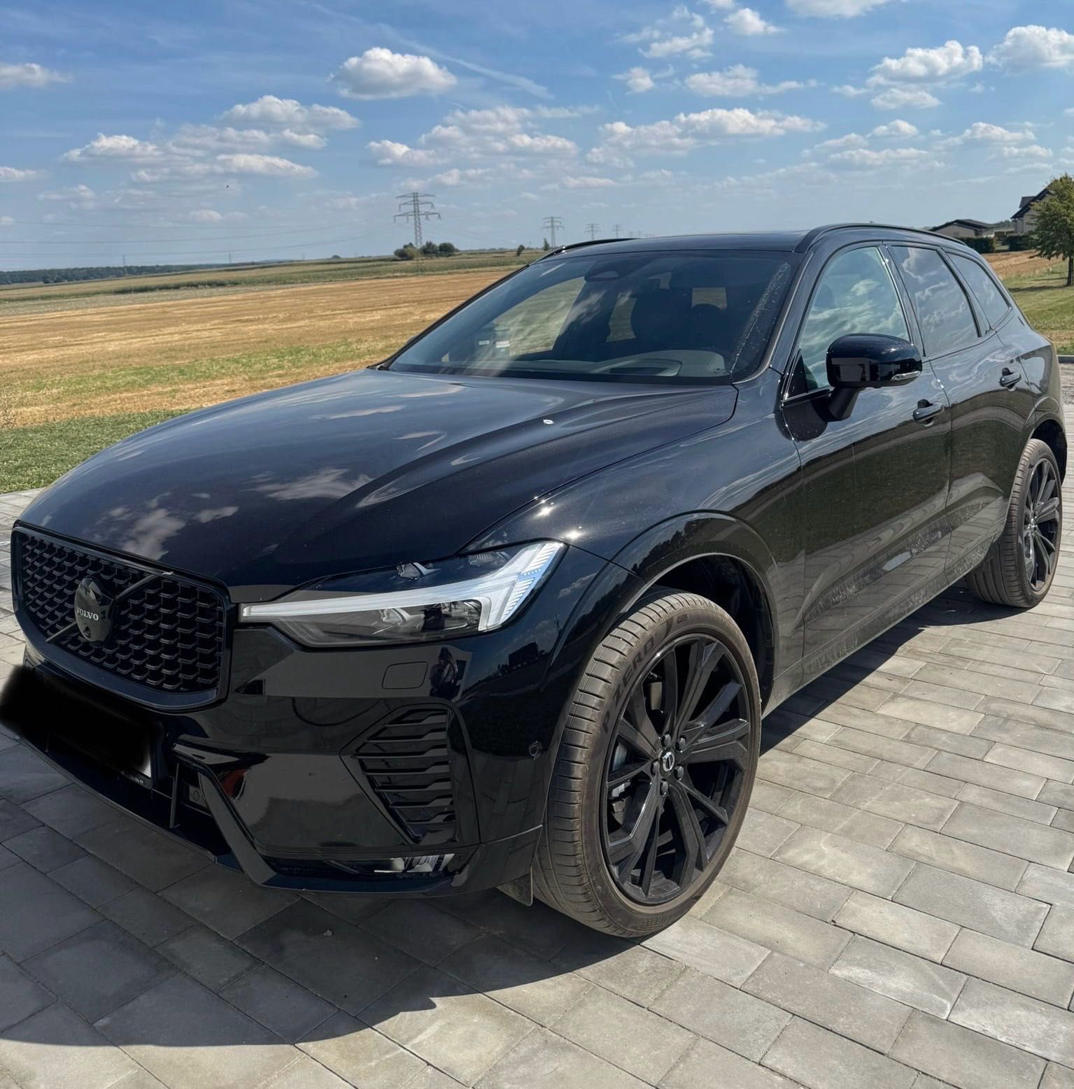Cesja najmu Volvo XC60 Black Edition.