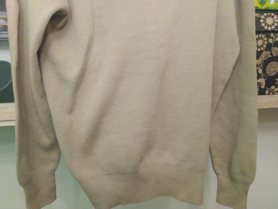 Beżowy sweter Renzo