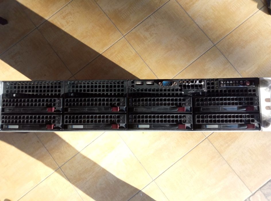 Сервер Supermicro SYS-6027R-72F