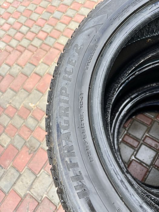 Goodyear UltraGrip Ice  235.55r18