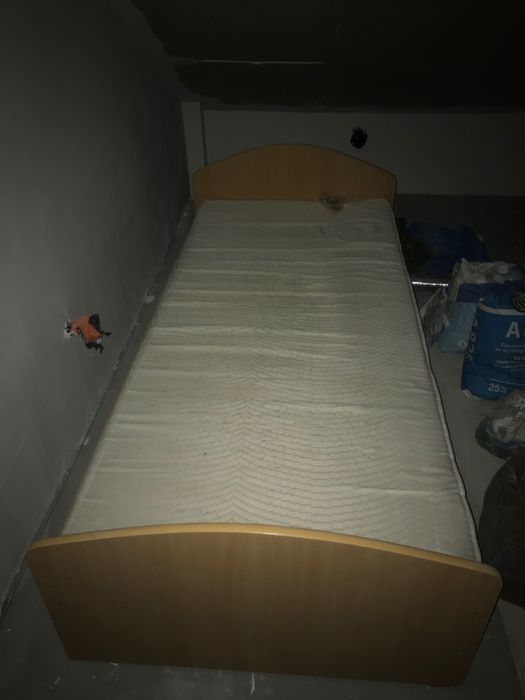 łóżko 90x200 rama + materac 200 x 90
