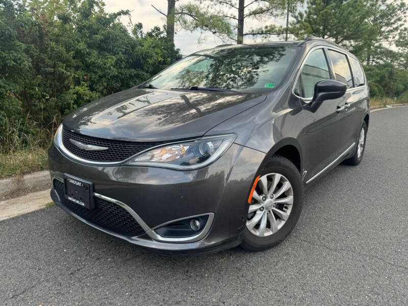 2017 Chrysler Pacifica Touring Plus