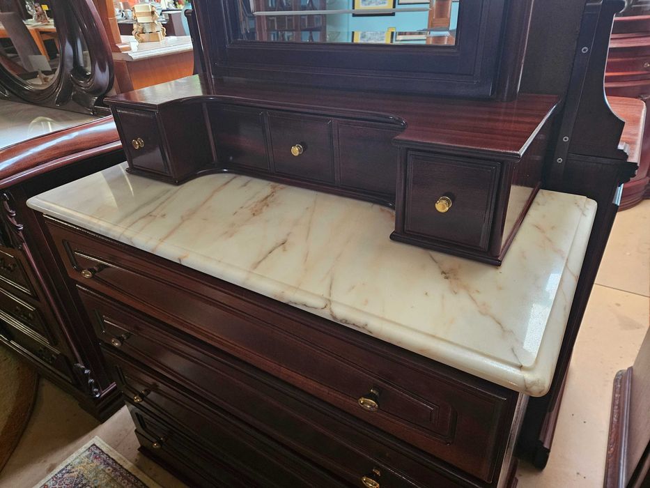 Comoda em madeira maciça com tampo em pedra e espel