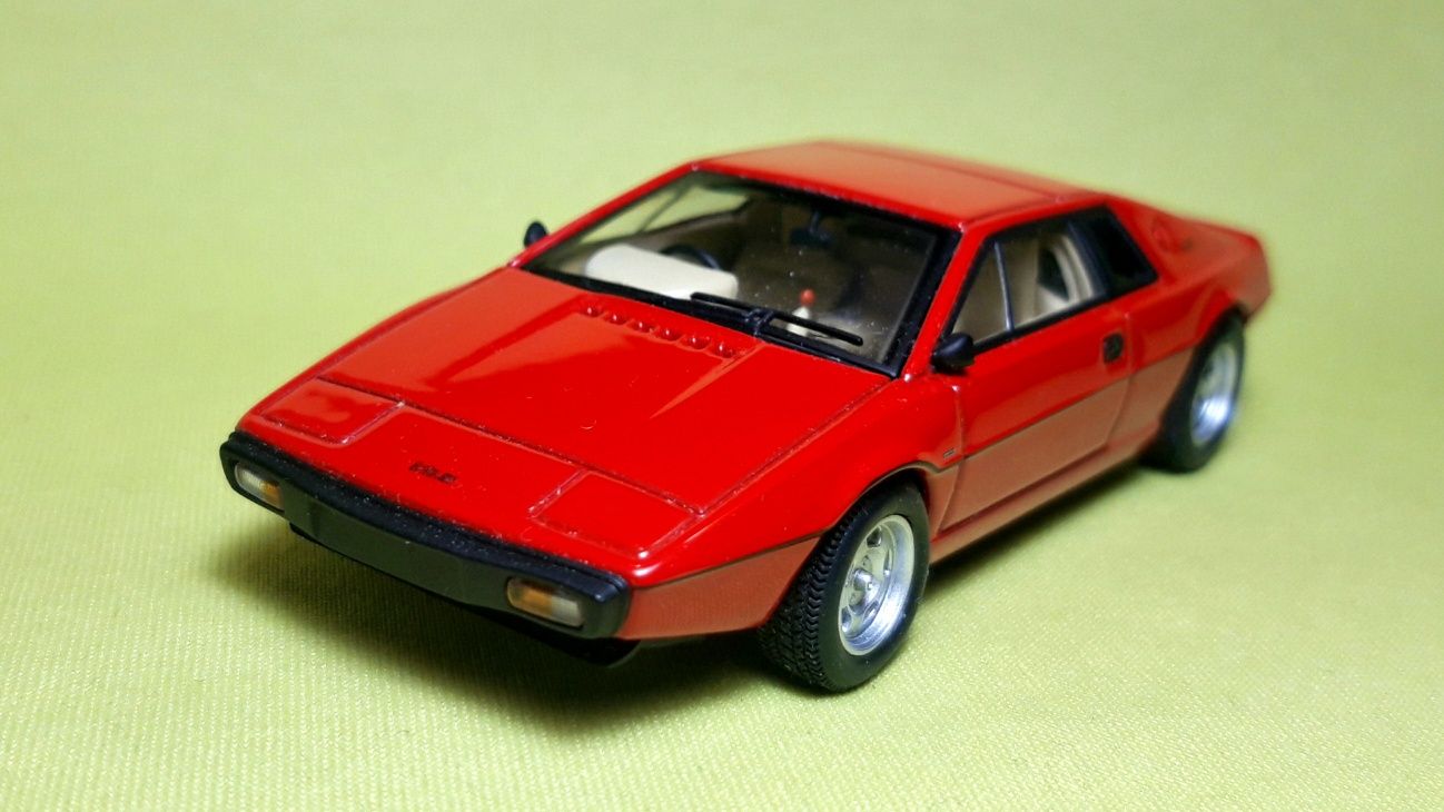 Модель 1/43 Lotus Esprit 79 (AUTOart)