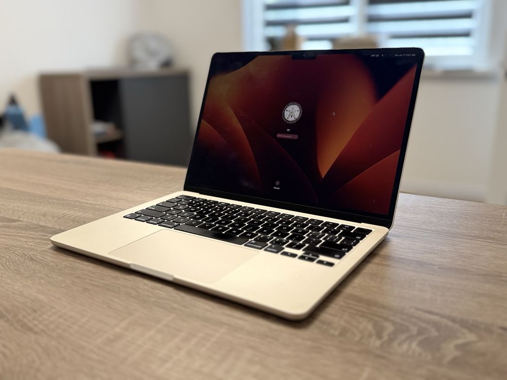 MacBook Air M2 16/1Tb. Всього 34 цикли зарядів. 950$