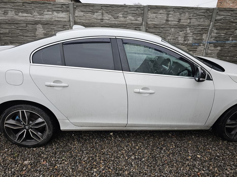 Części Volvo S60 V60 1.6 D2 2.0 D3 2.4 D5 3.0 T6 RDESIGN Na Części