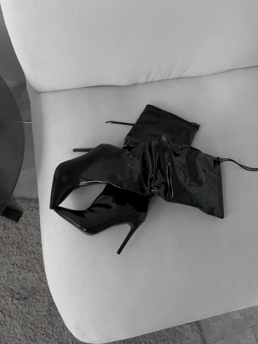 Лаковані чорні чоботи на шпильці, розмір 40