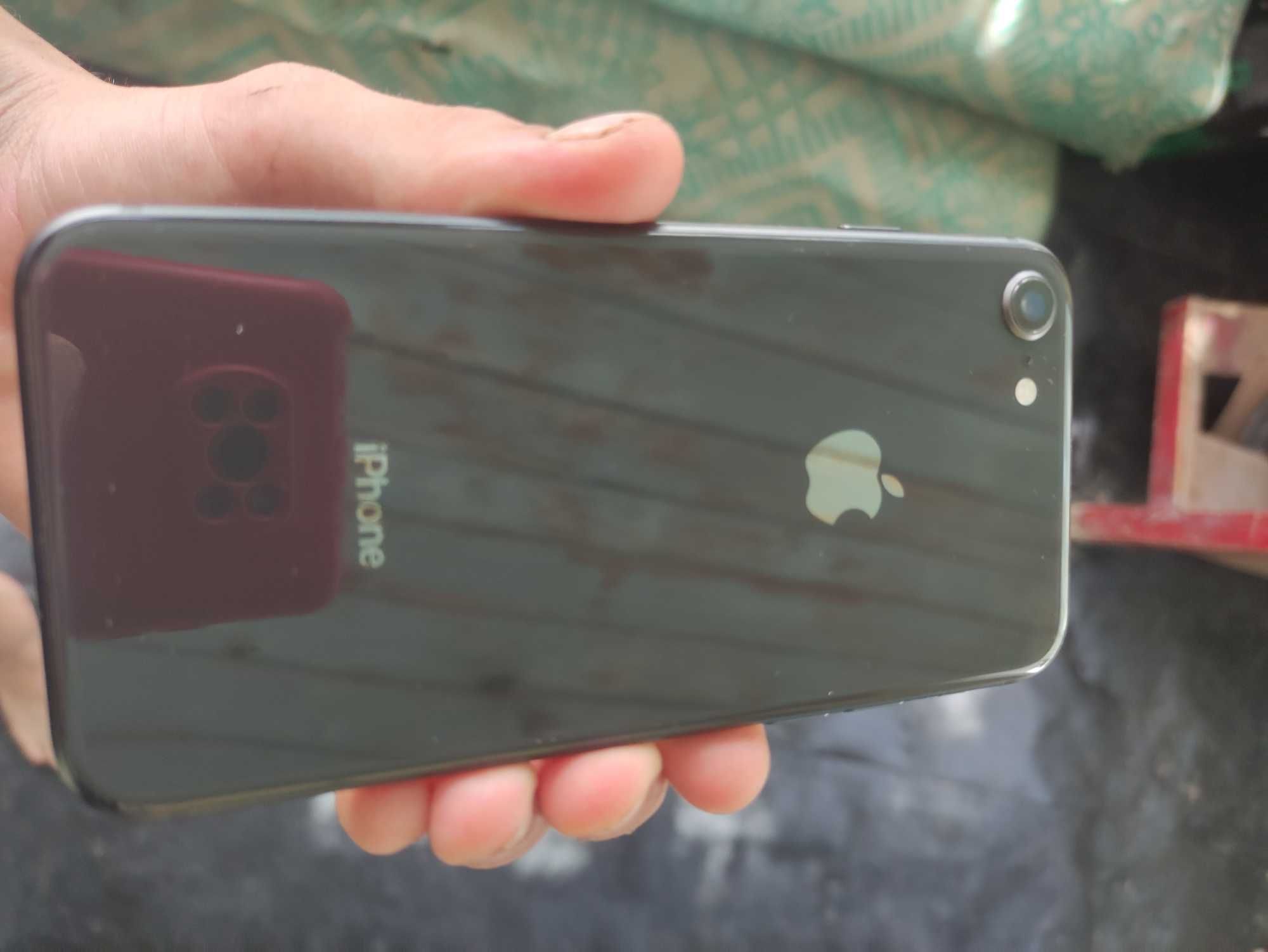 Продам iPhone 8 в хорошому стані