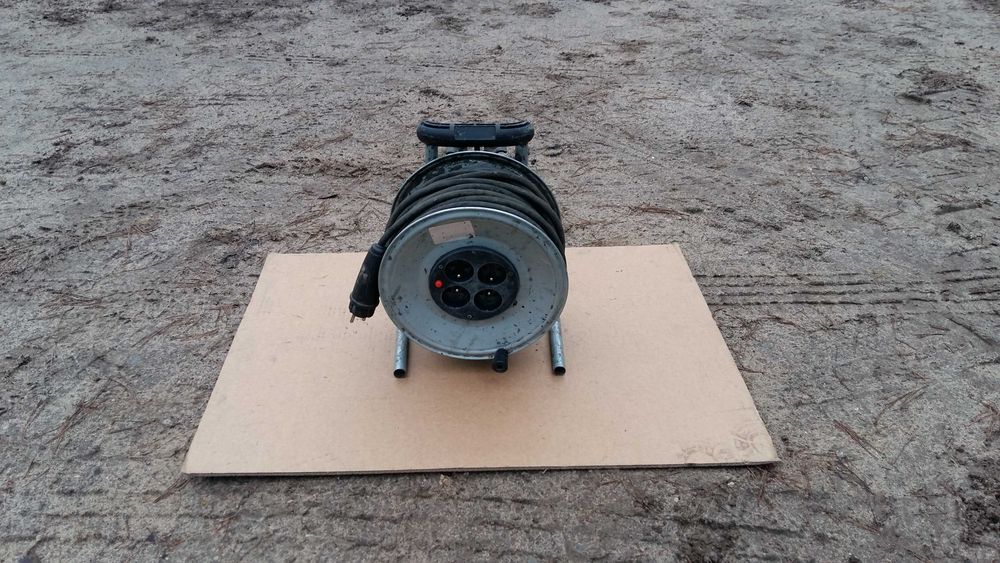 Niemiecki przedłużacz bebnowy ,na rolce 45m