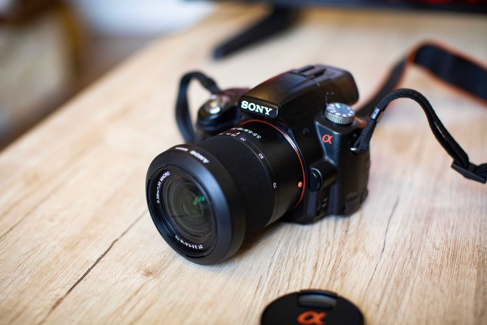 Зеркалка Sony A55V с объективом 18-55 в хорошем состоянии
