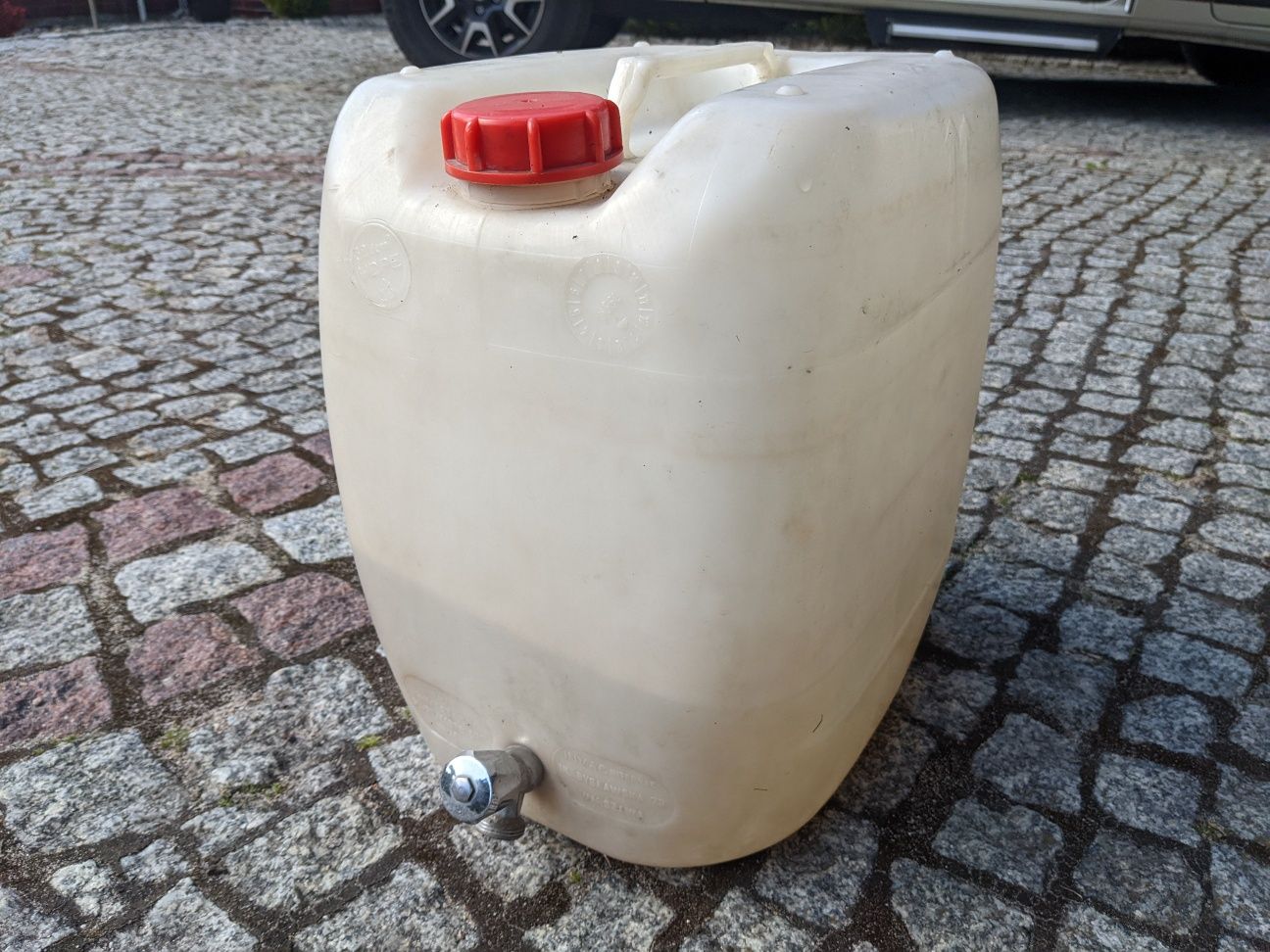 Pojemnik na wodę z kranem, 30 ltr