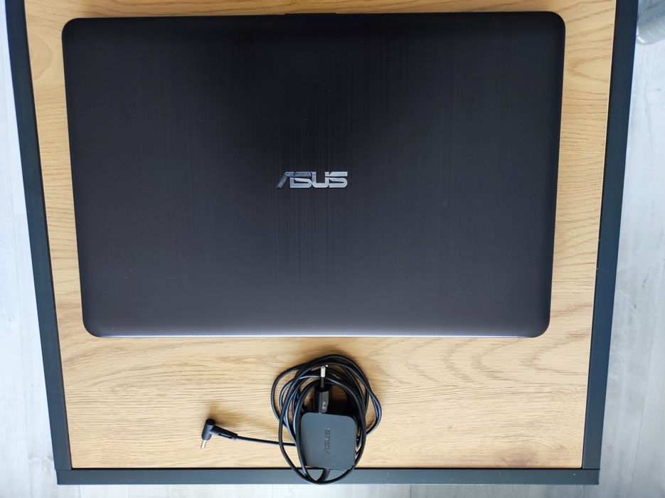 Laptop Asus VivoBook 1TB, Windows 11,napęd na płyty