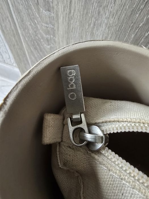 O bag mini - w kolorze biszkopt.