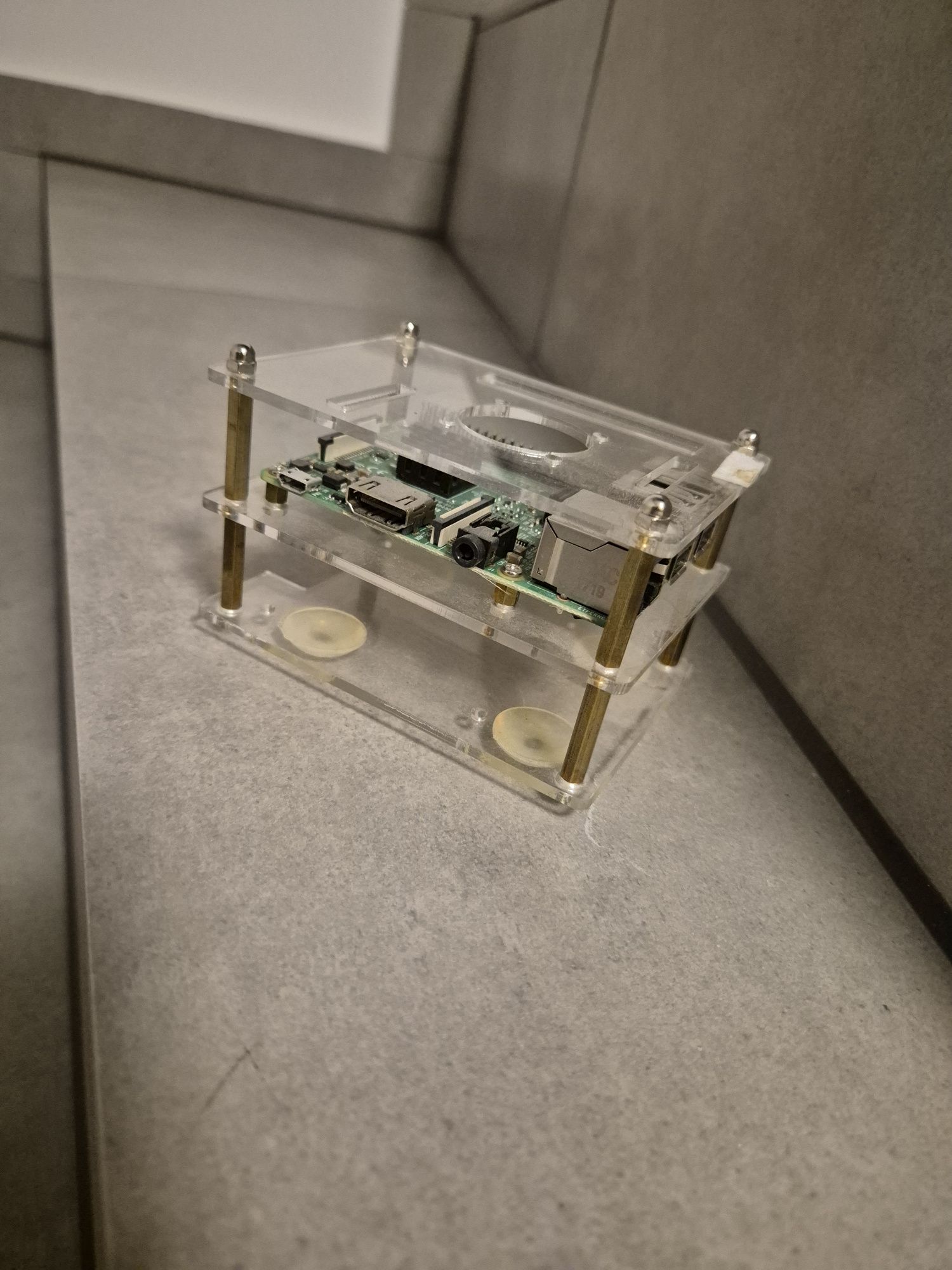 Raspberry Pi 3B model B + obudowa i radiatory plexi