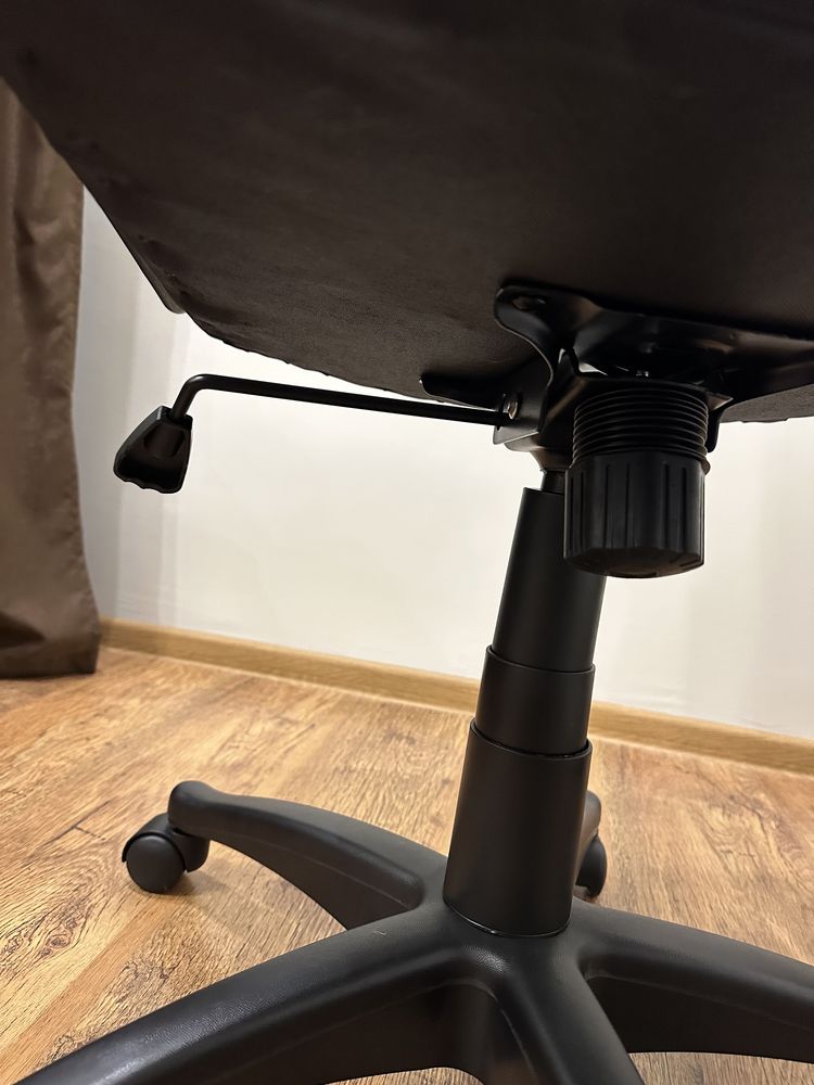 Крісло офісне комп’ютерне крісло Кресло офисное компьютерный стул