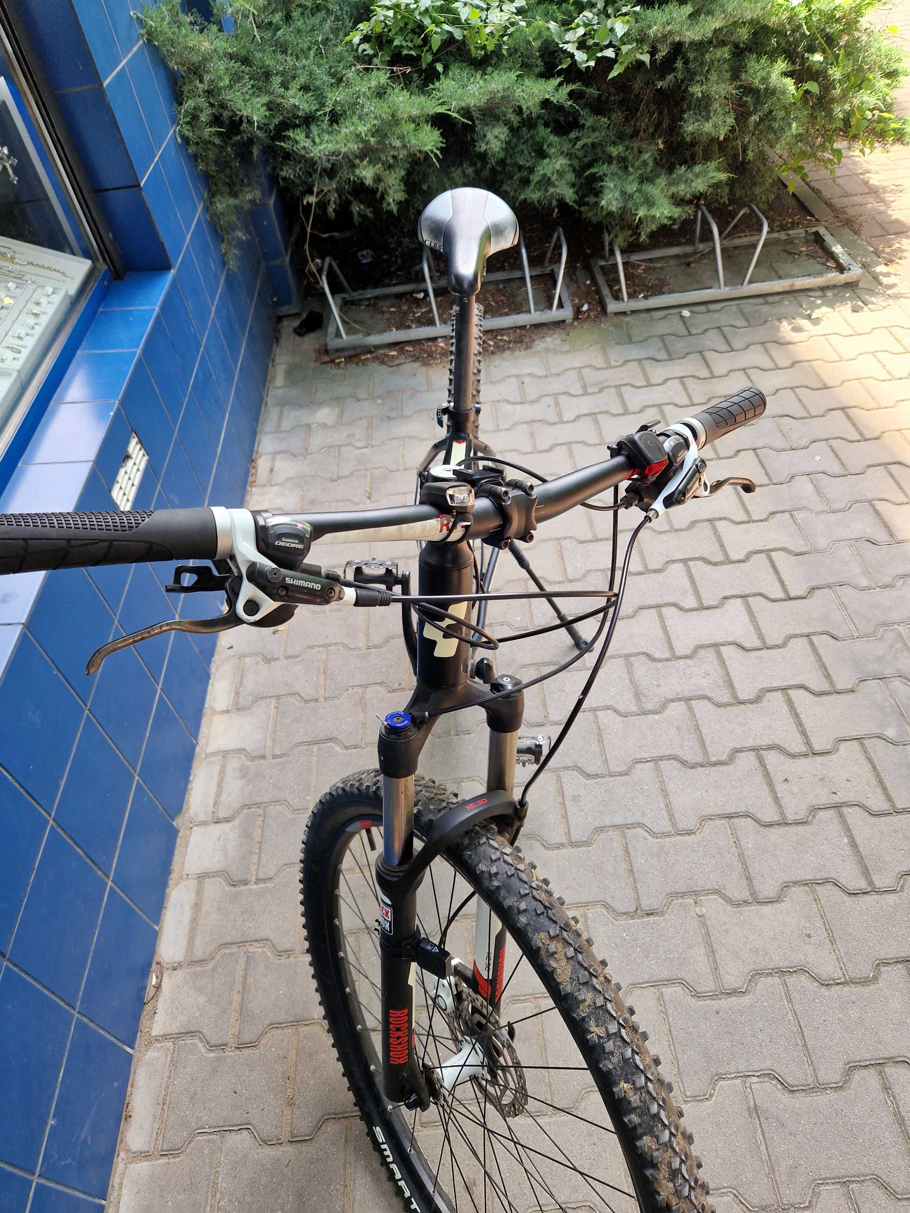 Rower MTB Cube attention