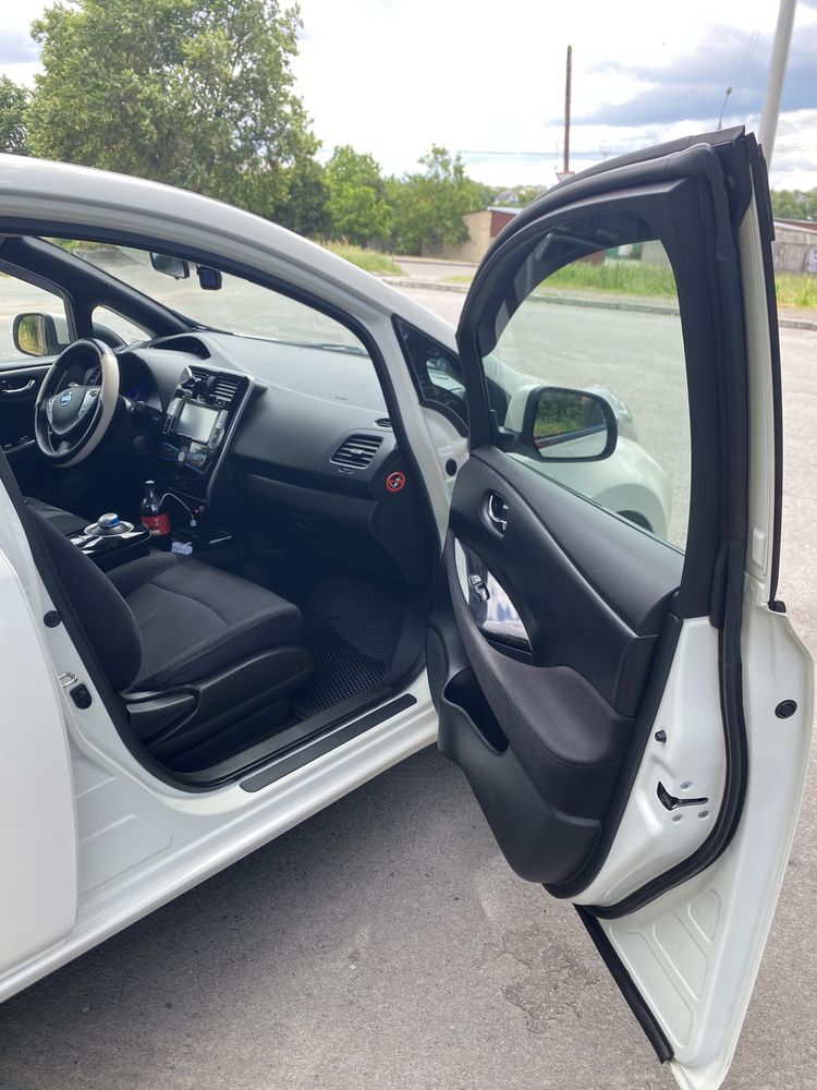 Nissan Leaf 2013 рестайлінг
