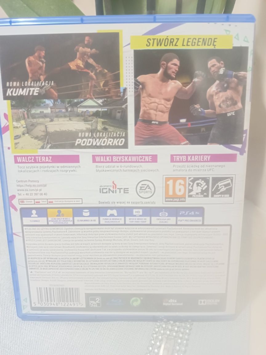 Sprzedam UFC 4 na ps 4