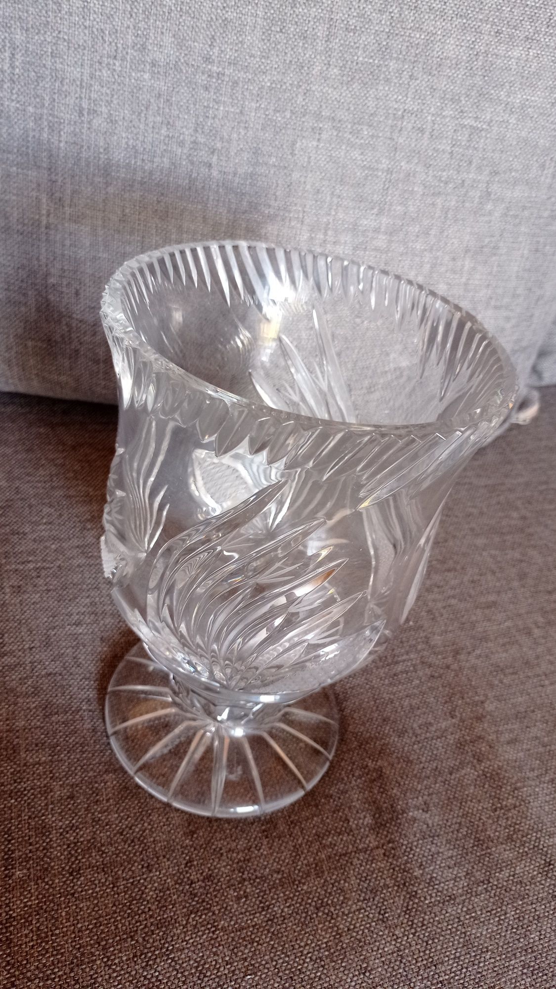 Kryształowy wazon puchar