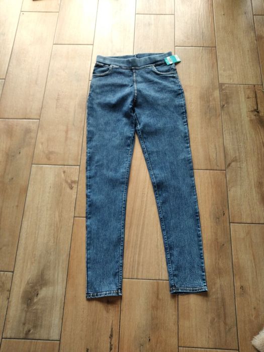 Nowe dzinsy niebieskie.