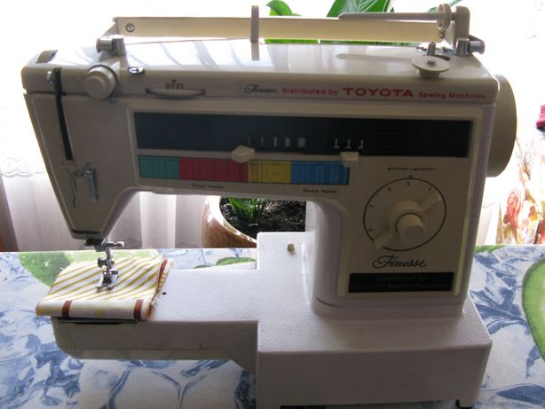 Продается швейная машина TOYOTA (может быть на запчасти).