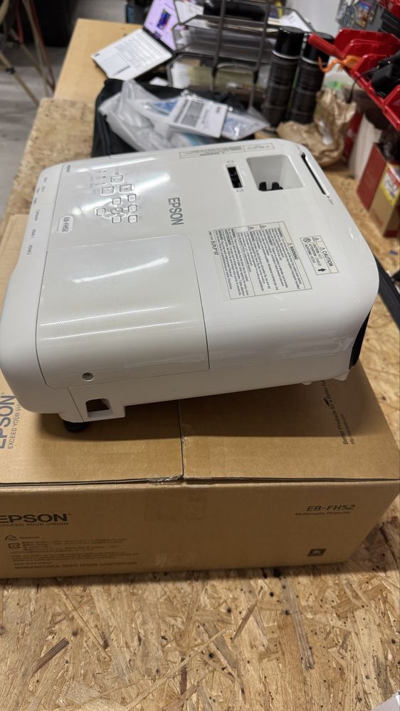 Projektor EPSON EB-FH52