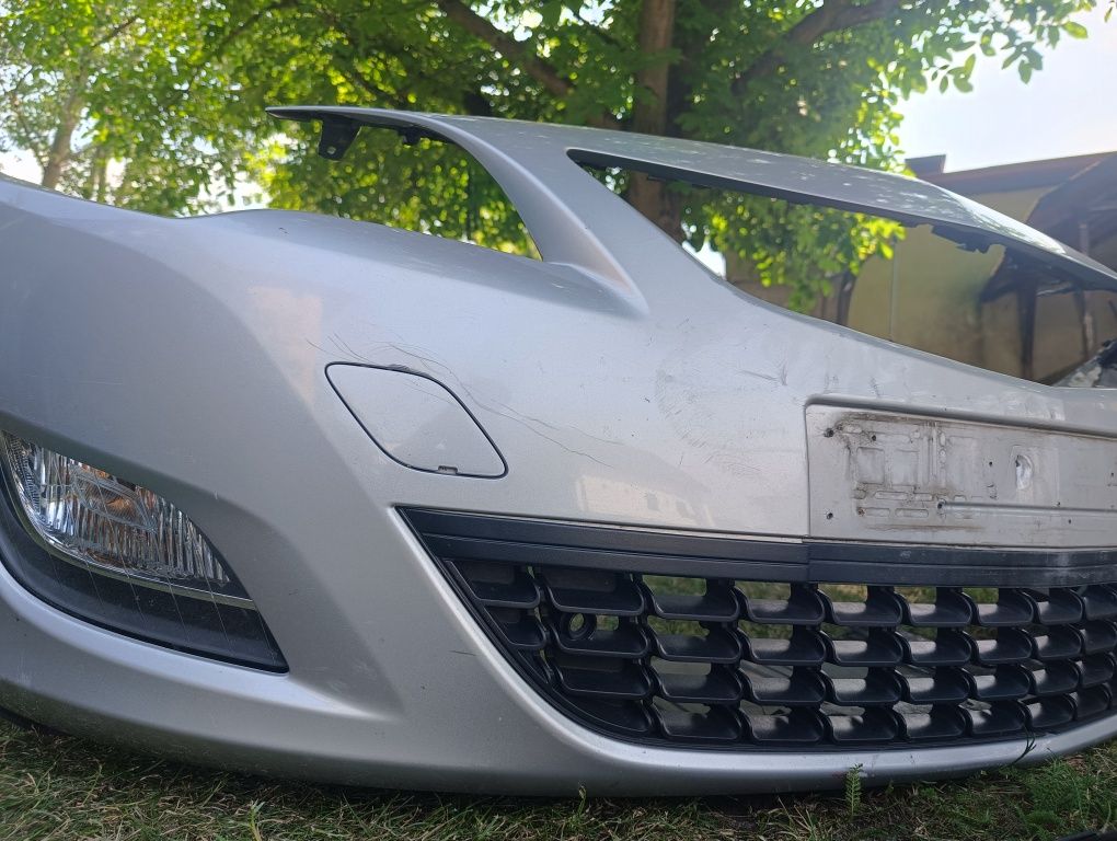 Zderzak Opel Astra J z176