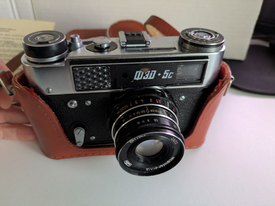 Aparat fotograficzny analogowy z czasów PRL FED 5C