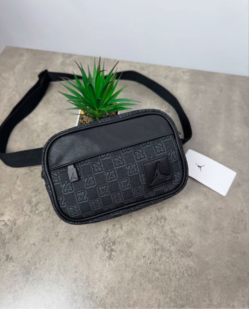 ОРИГІНАЛ | Сумка Jordan Monogram Camera Bag Black 23 монограм джордан