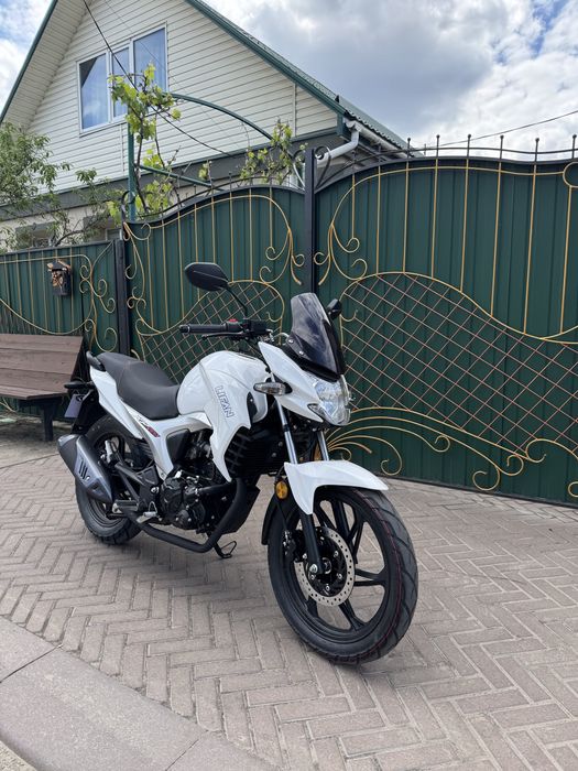 Продам мотоцикл Ліфан kp200
