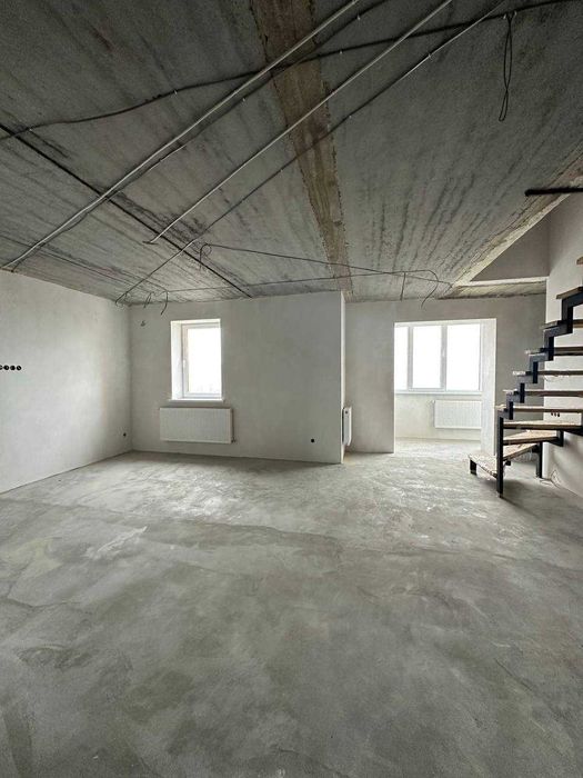 Продам двохрівневу квартиру з чорновим ремонтом в новобудові