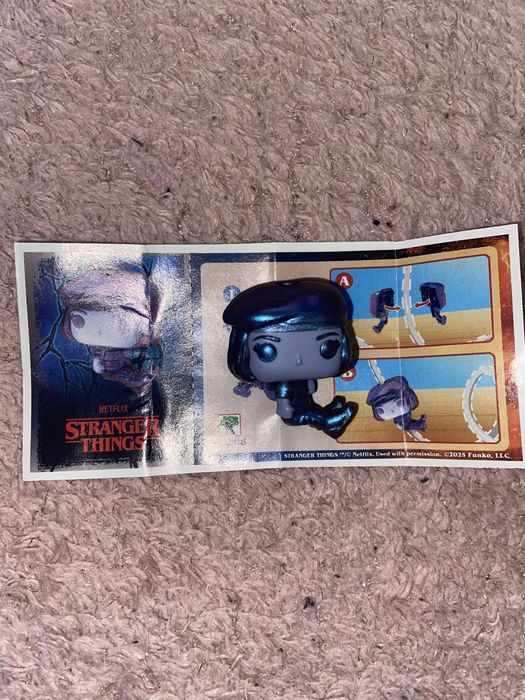 Robin stranger things kinder joy