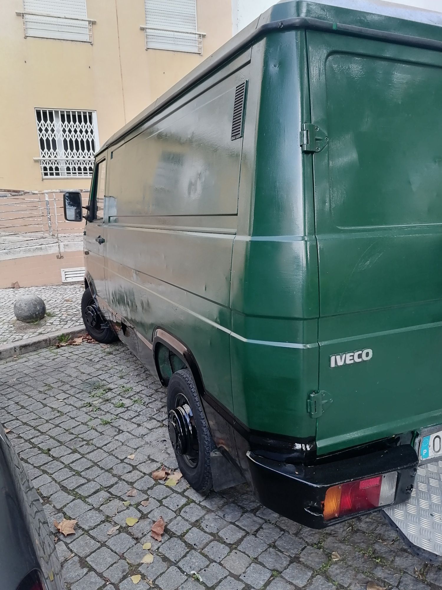 Carrinha iveco a trabalhar