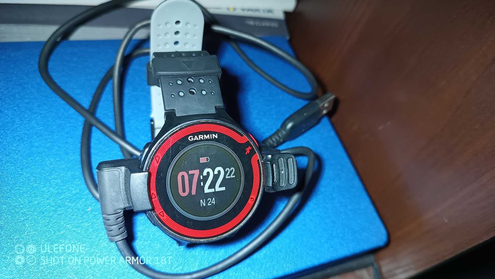 Zegarek sportowy Garmin Forerunner 220 + pas HR do pomiaru tętna