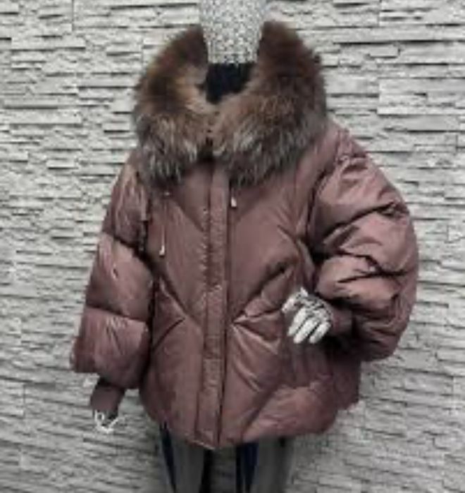 Пухова куртка з натуральним хутром
