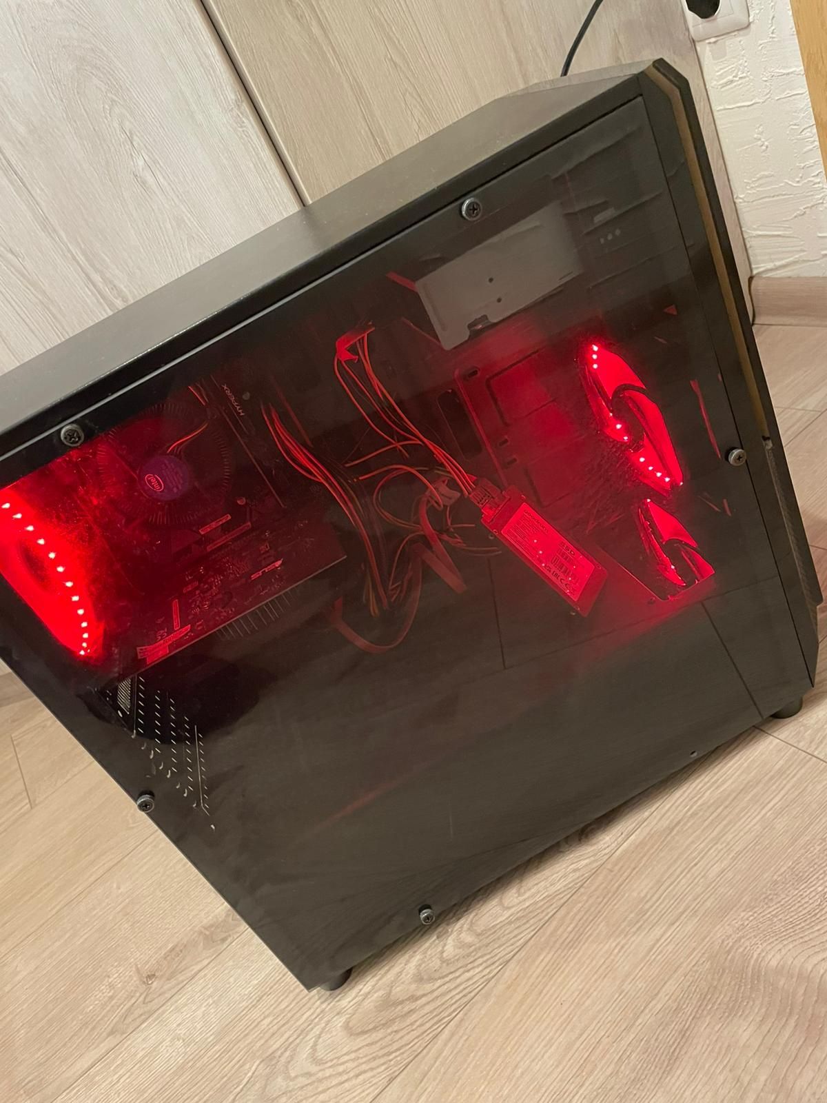 Komputer z światłem Led