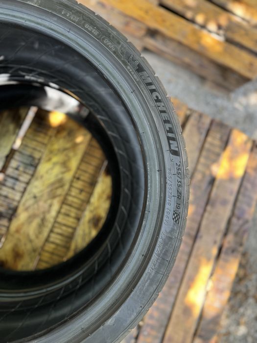 MICHELIN Pilot Sport 4S 255/35 R19 можливий Торг!!