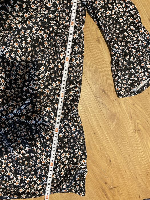 Luźna sukienka w kwiaty