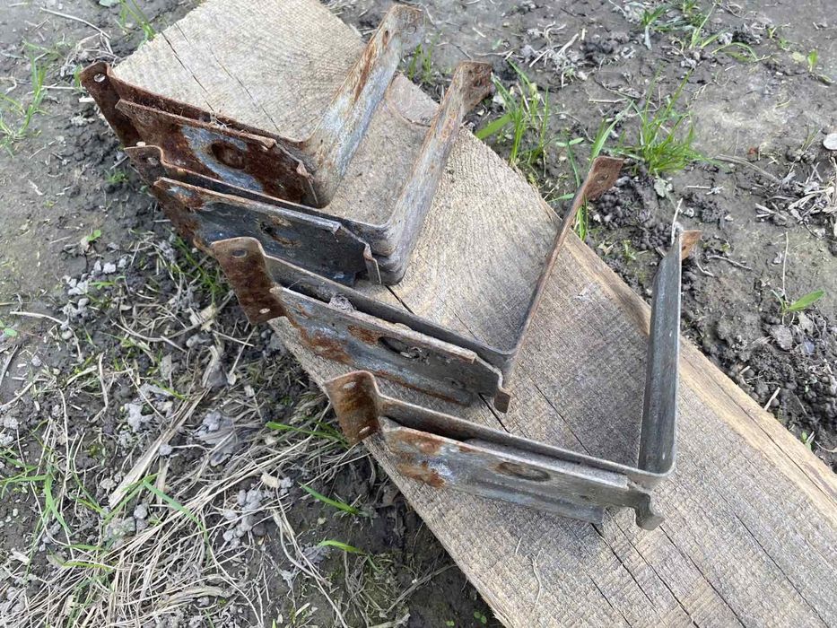 Кронштейн бачка омивача ВАЗ 2101-2107 оригінал