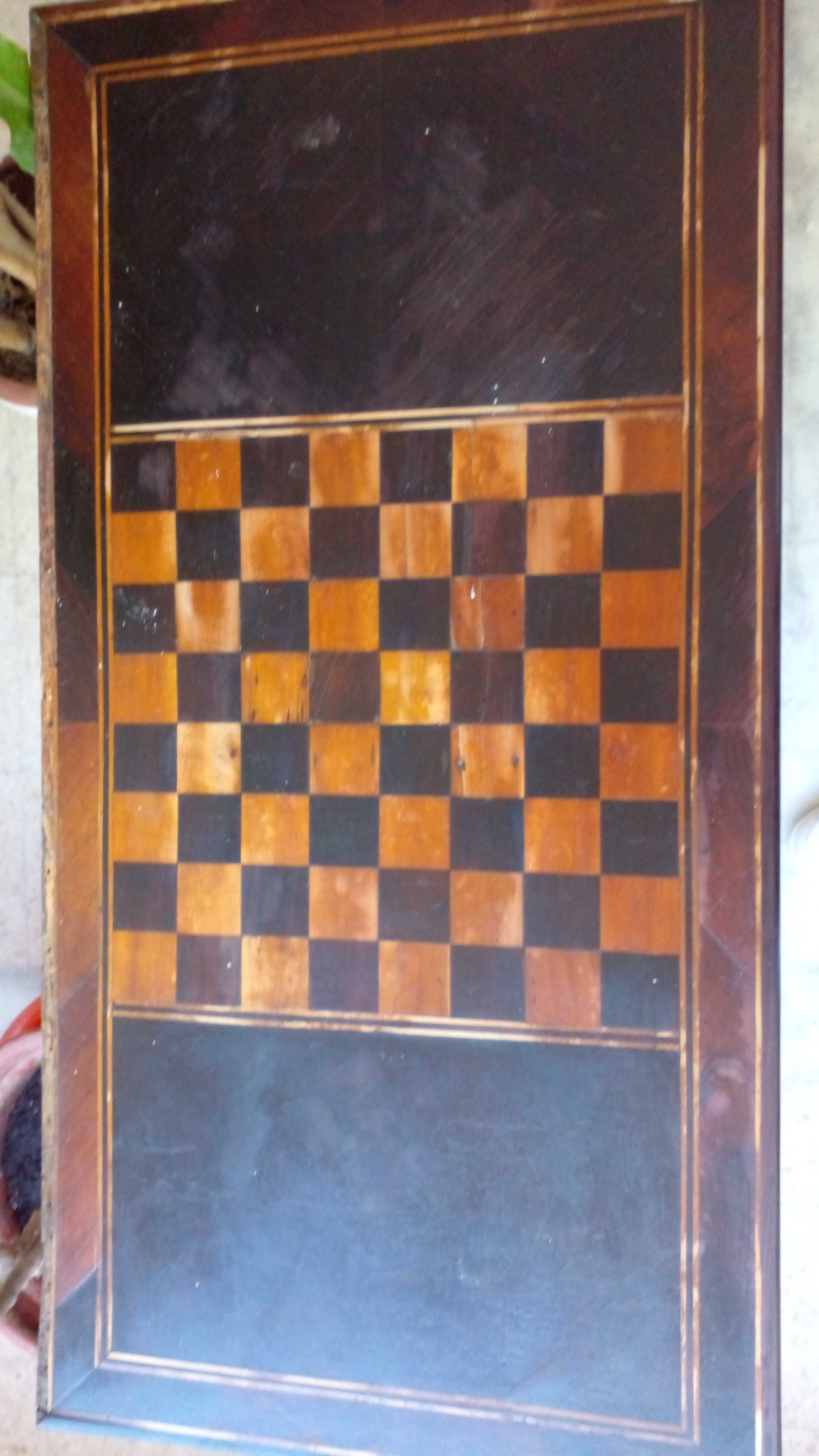 Vendo mesa de jogo antiga