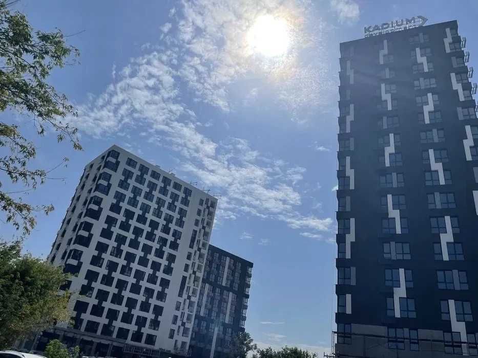 ТЕРМІНОВО продам 2-о к/к 70 м2 в новобудові. НАЙНИЖЧА ЦІНА ЗА М2 !