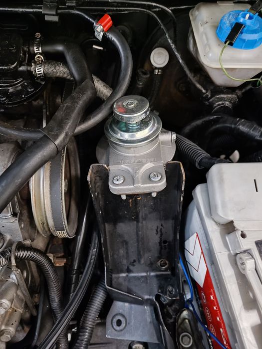 Corpo Peugeot e filtro toyota