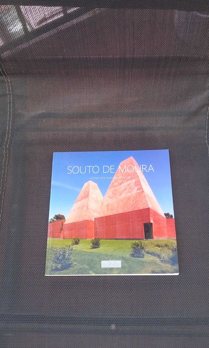 Souto de Moura, de Helena Sofia Silva e André Santos