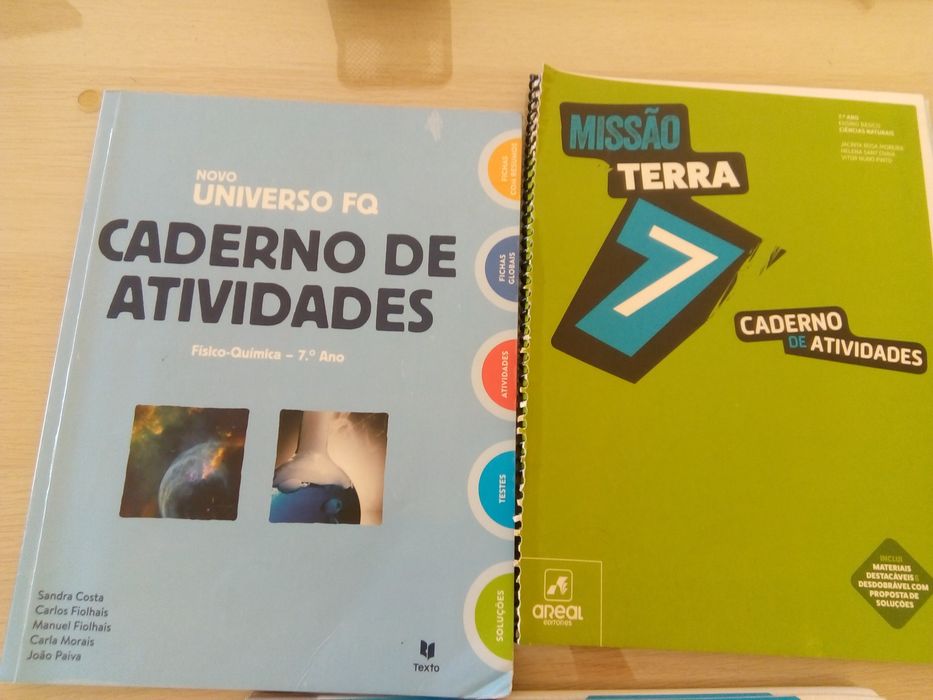 Conjunto de livros fichas 7 ano .5 euro já não tenho o de francês s ca