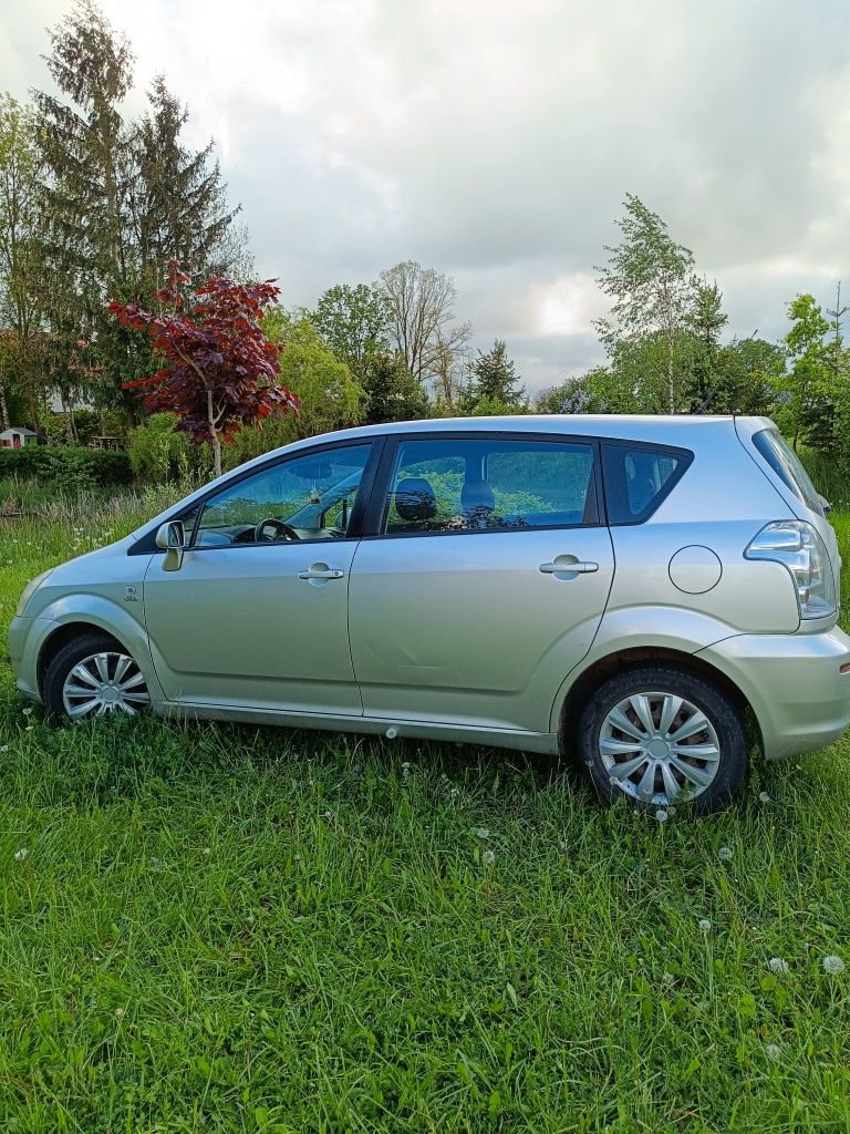 Toyota Corolla Verso 2004