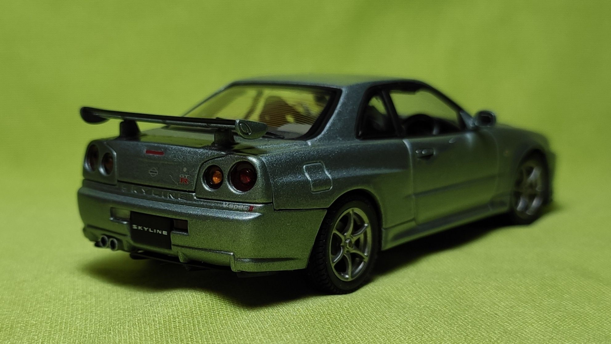 Модель 1/43 Nissan Skyline GT-R (R34) V-spec II (AUTOart)