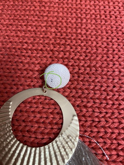 Brincos Dourados com Franjas Bege (novos)