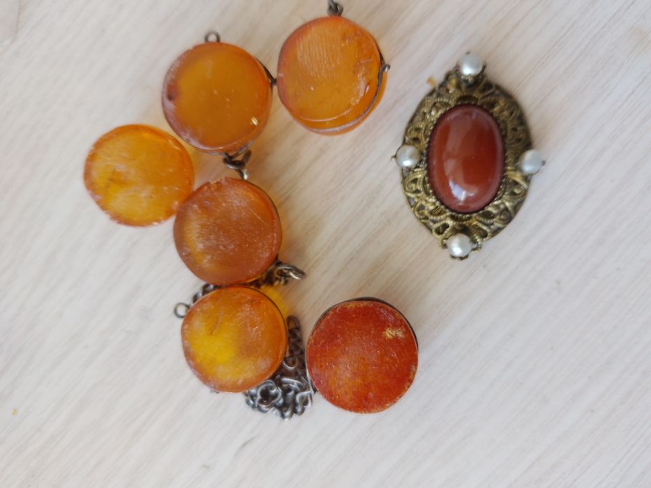 Браслет з бурштином