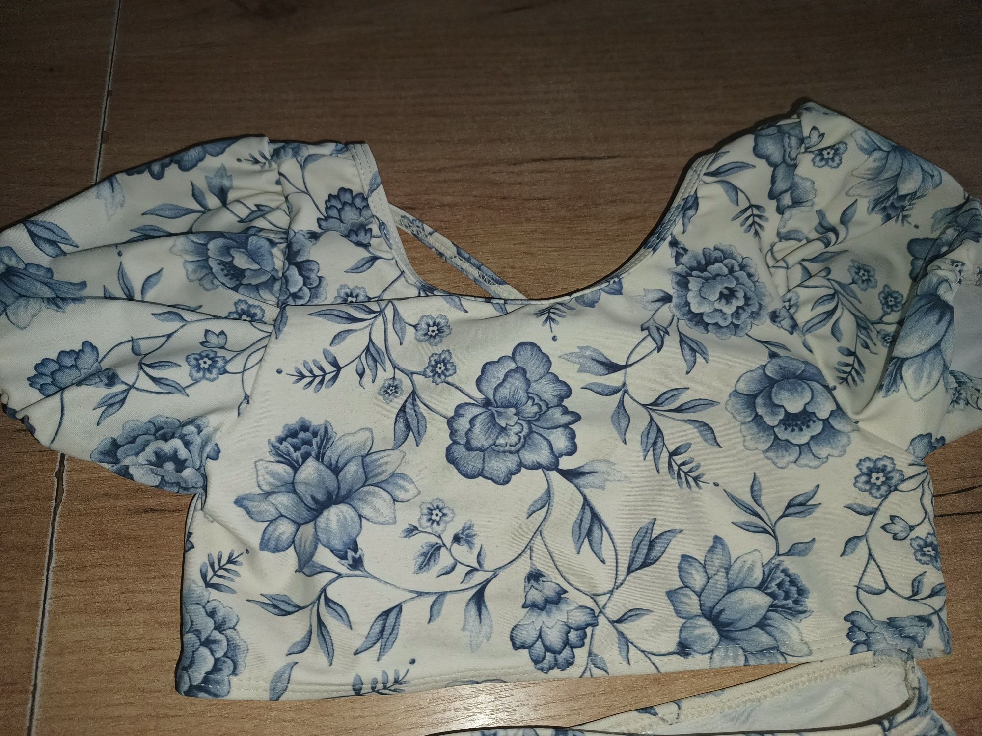 Piękny 2 częściowy strój kąpielowy Newbie 110/116cm