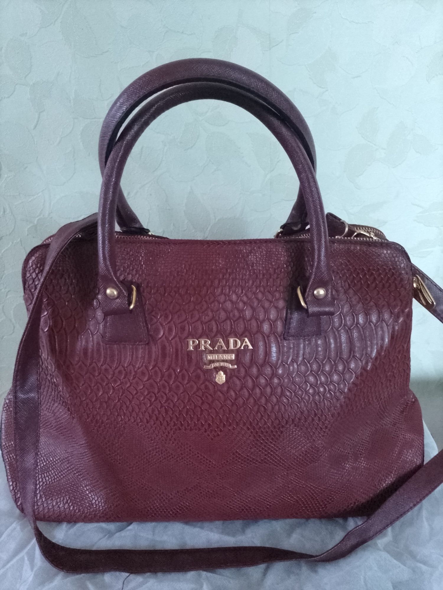 Большая сумка Prada